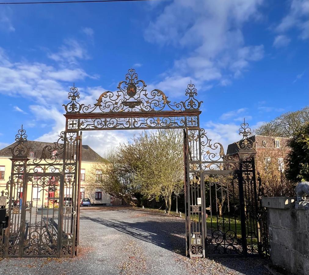 Domaine Des Anges Bed & Breakfast Avesnes-sur-Helpe Eksteriør bilde