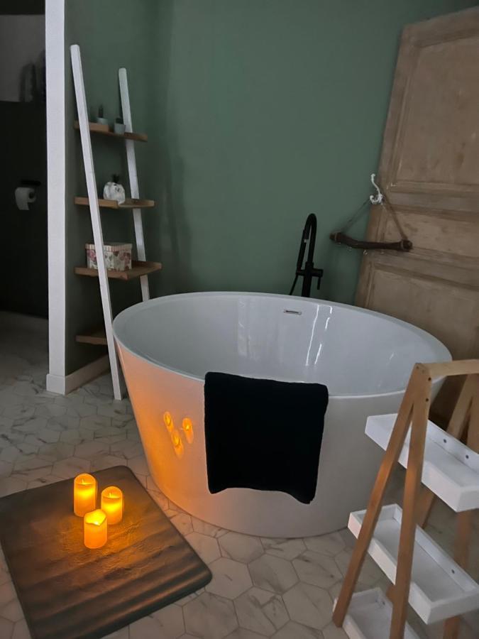 Domaine Des Anges Bed & Breakfast Avesnes-sur-Helpe Eksteriør bilde