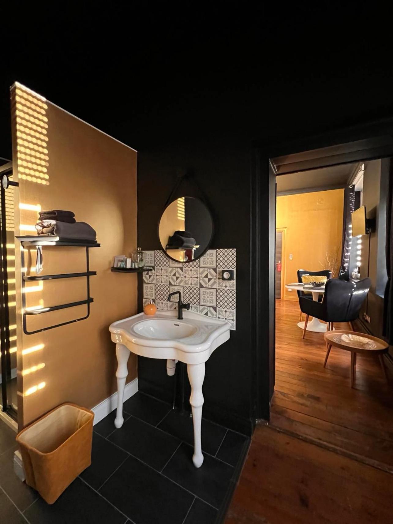 Domaine Des Anges Bed & Breakfast Avesnes-sur-Helpe Eksteriør bilde